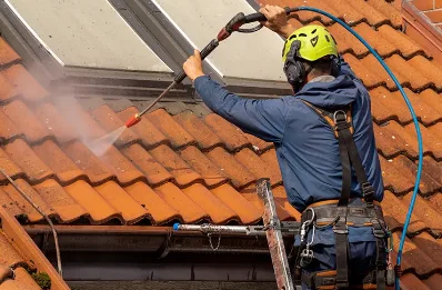 Démoussage et hydrofuge de toiture à Boyaval